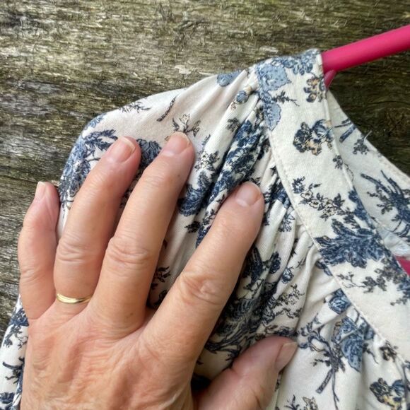 Chaps size 2X floral peasant top lace up neckline with tassels - Picture 5 of 8